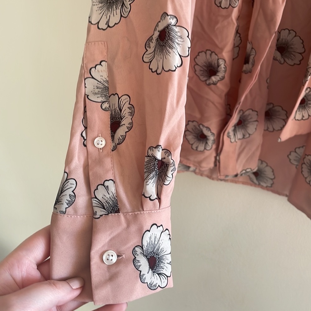 Ann Taylor Blush/Pink Floral Button Down Blouse with Neck Tie Size Medium - Picture 3 of 8